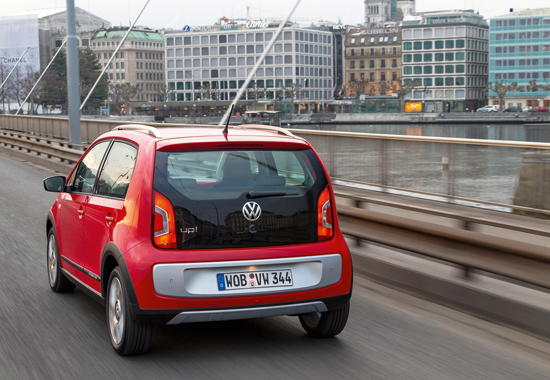 Vw UP! Cross 2013 Cockpit Heckansicht