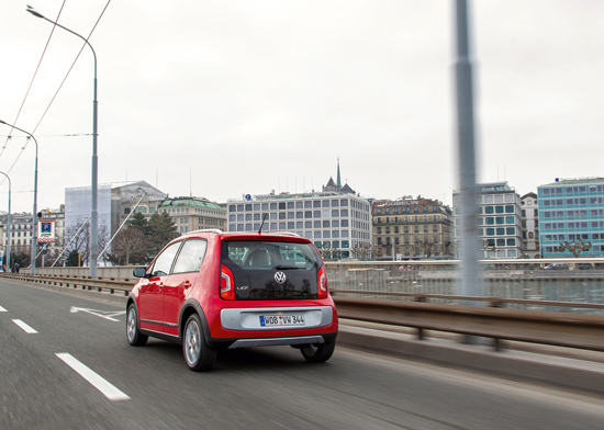 Vw UP! Cross 2013 Cockpit Heckansicht links