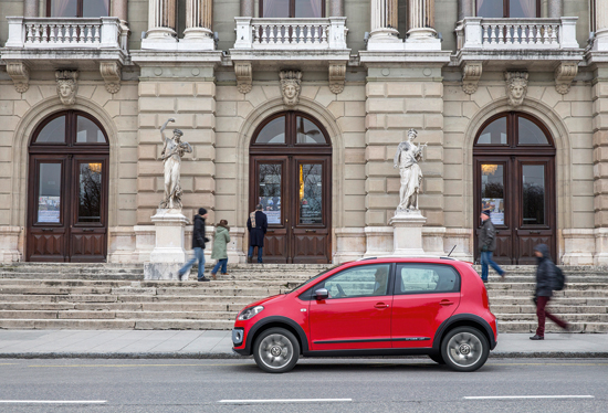 Vw UP! Cross 2013 Fahrerseite